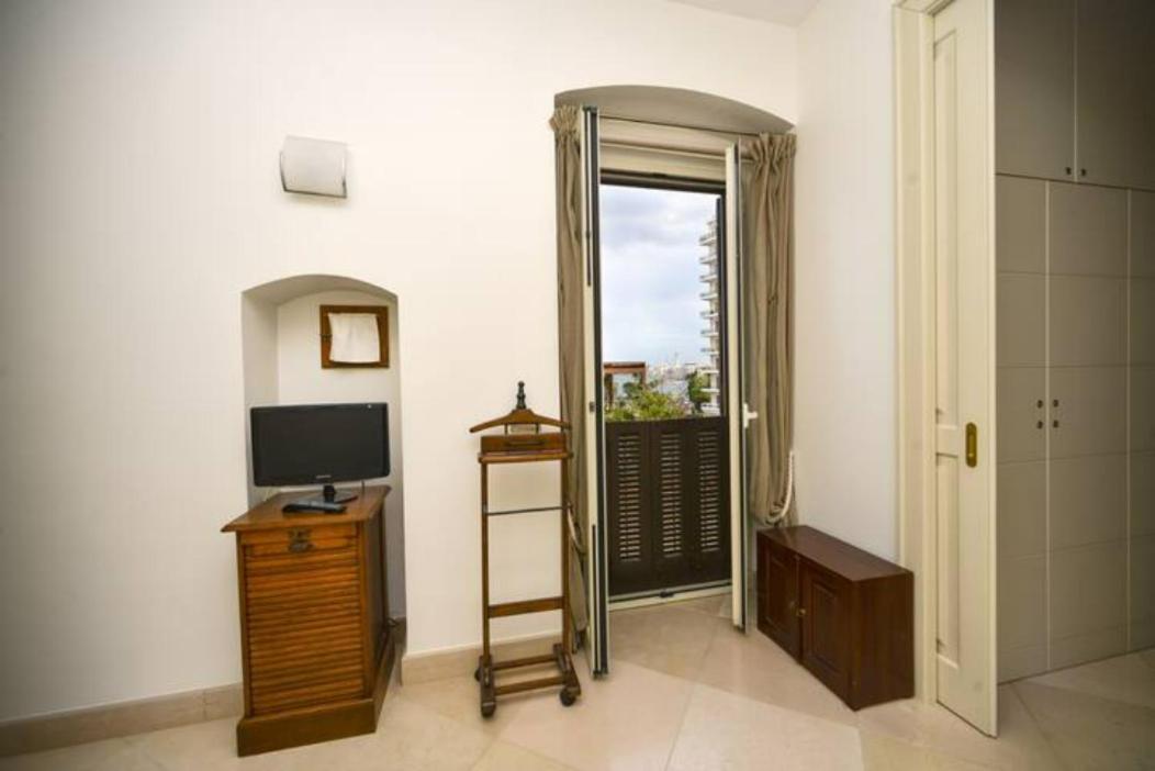 Scesa San Michele Apartment Bari Exterior photo
